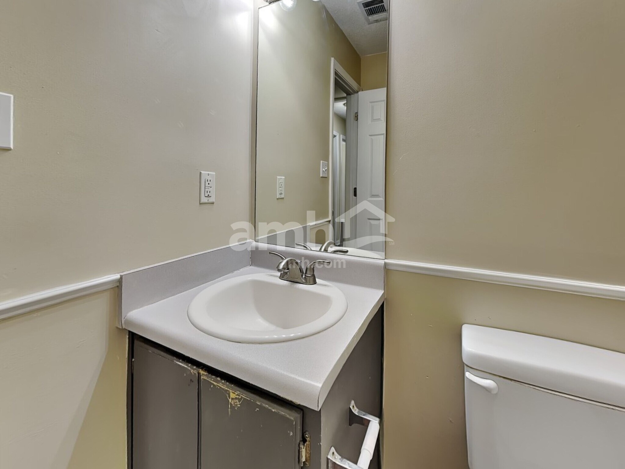 Building Photo - 223 Longleaf Cir