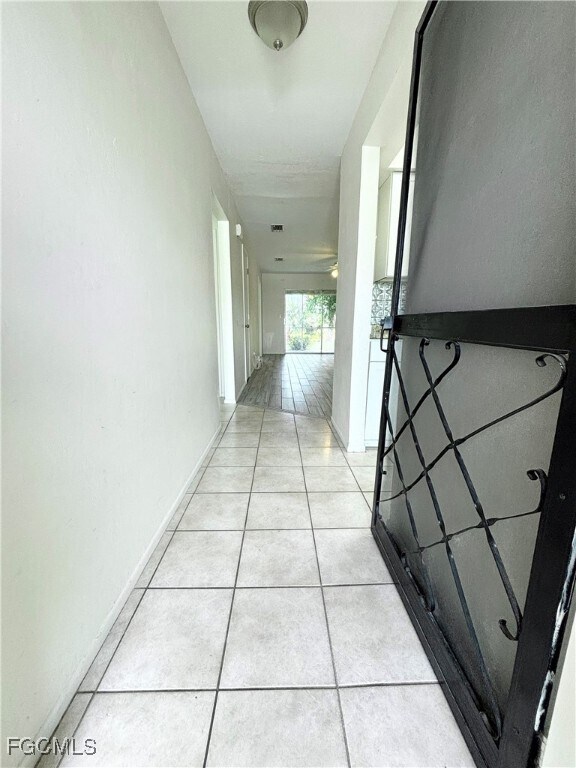 Building Photo - 4619 SE 5th Pl