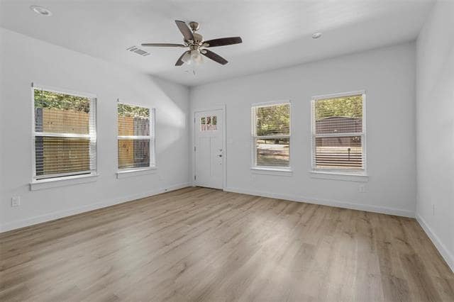 Building Photo - 820 Dubois St