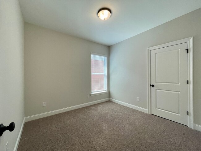 Building Photo - Beautiful home  in Americana!