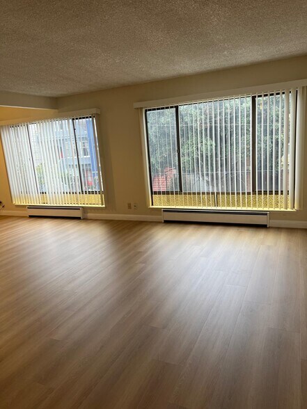 Building Photo - 277 3rd Ave