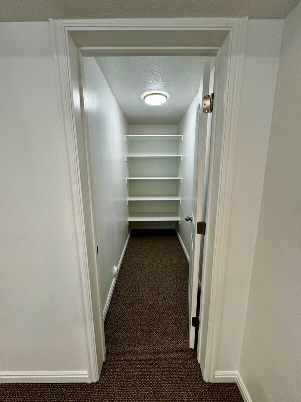 Building Photo - 634 E 60 S