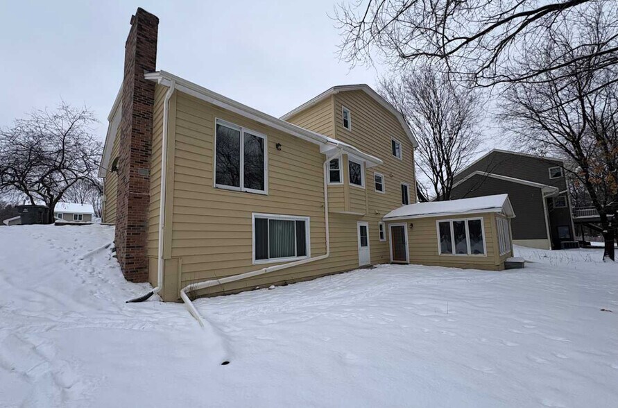 Building Photo - 7362 Paulsen Dr