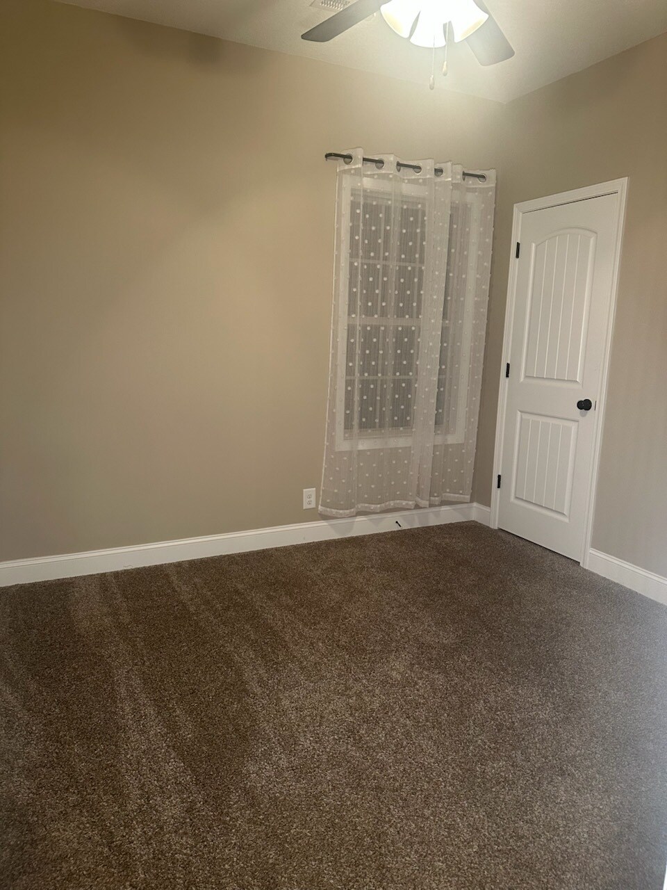 Building Photo - 1124 Eagles View Dr