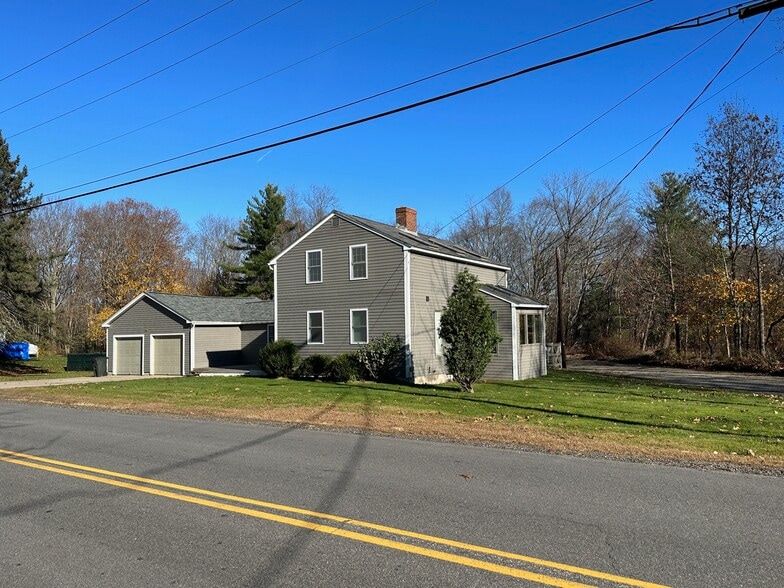 Front corner view - 480 Newington Rd