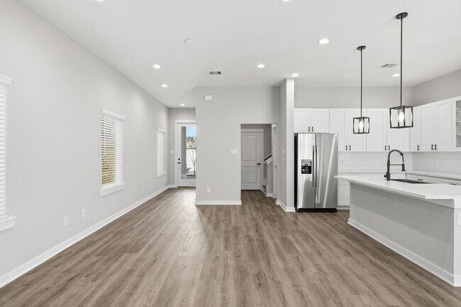 Building Photo - 412 Stonework Garden Ln