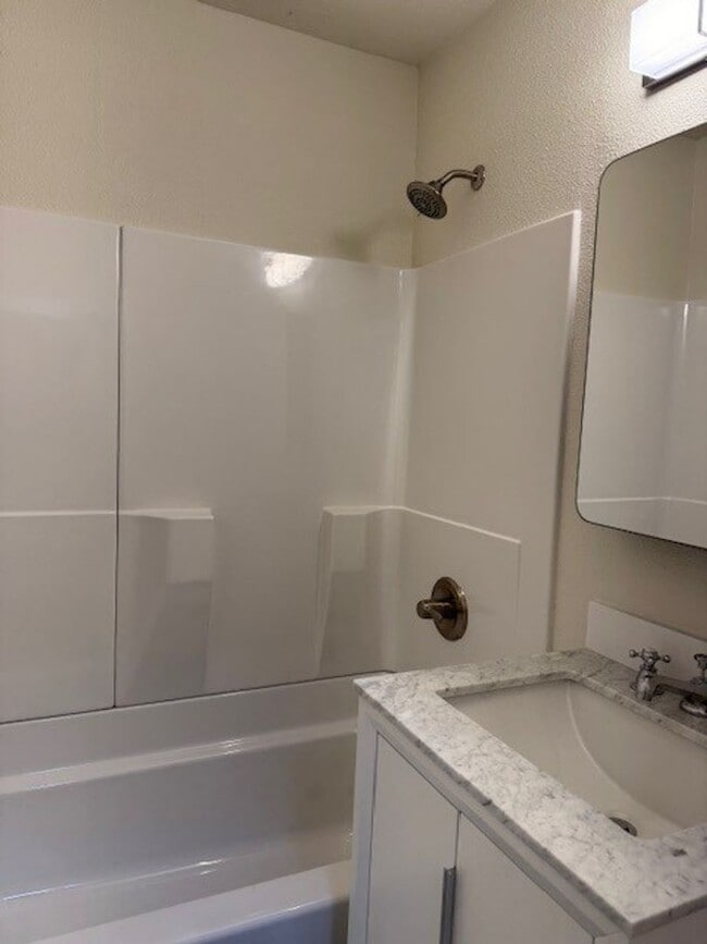 Building Photo - 182-Summer St