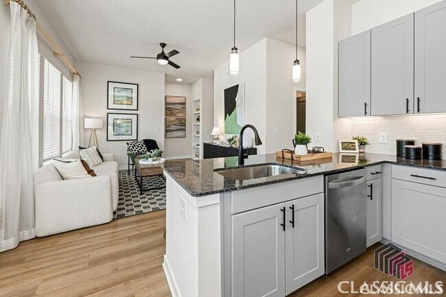 Building Photo - 180 Newton Bridge Rd