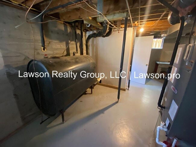 Building Photo - Cozy Raleigh Court Ranch with Partially Finished Basement