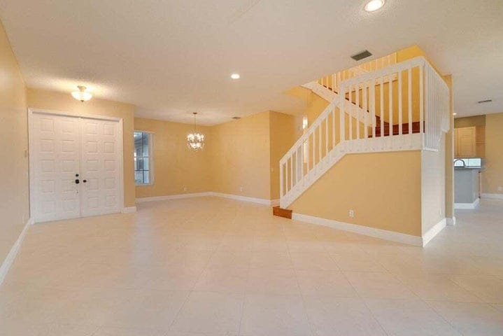 Building Photo - 7227 Chesapeake Cir