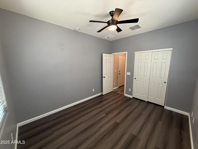 Building Photo - 888 E Aberdeen Dr