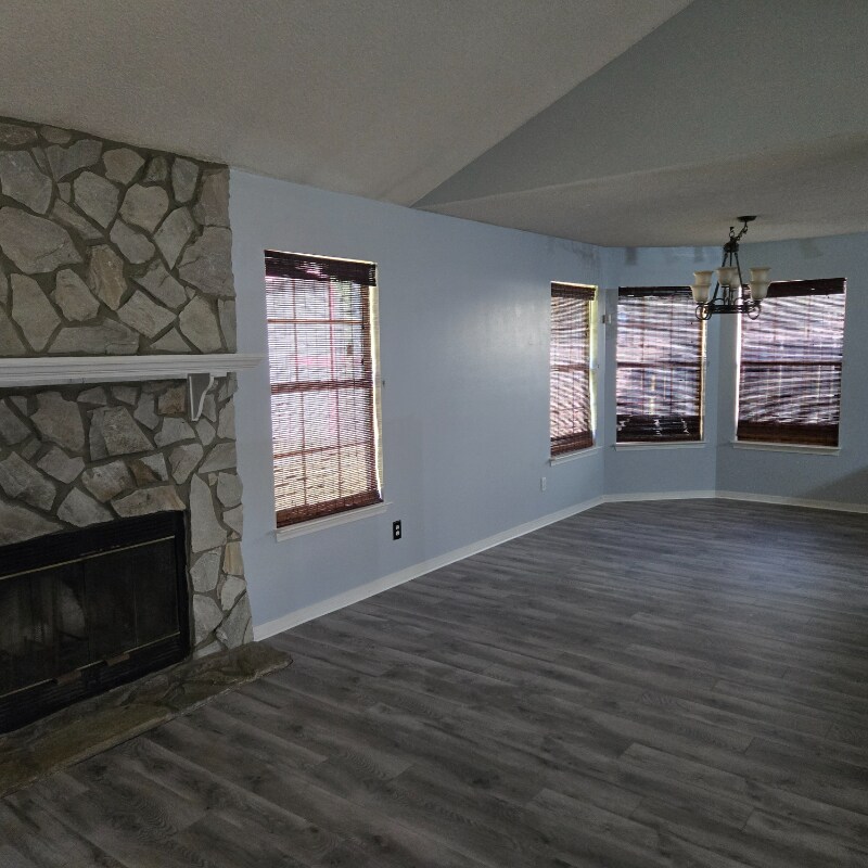 Building Photo - 4265 Antioch Rd