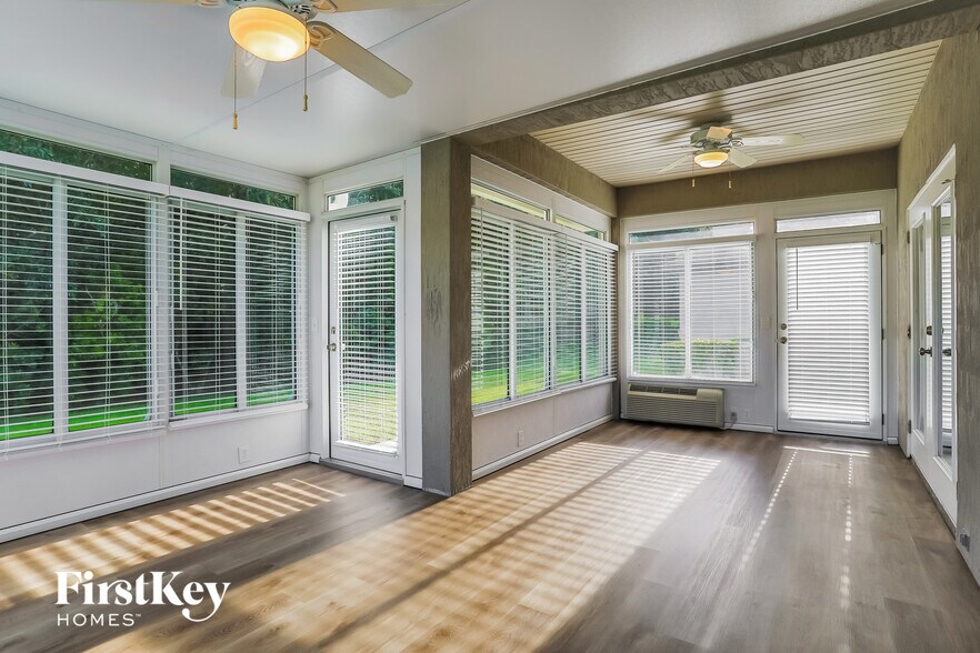 Building Photo - 2060 Heritage Oaks Ct