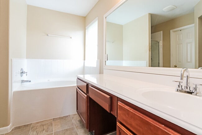 Building Photo - 14210 Noahs Landing Ln