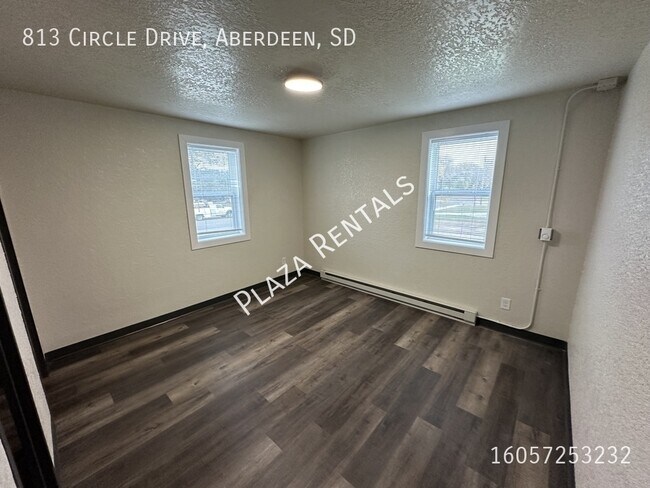 Building Photo - 1011 N 2nd St