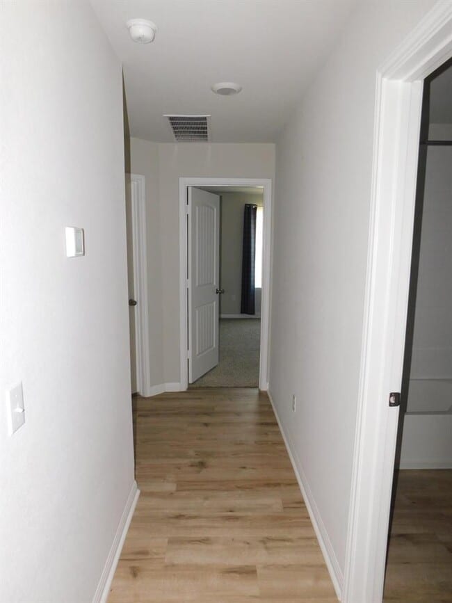 Building Photo - 104 Royal Palm Way
