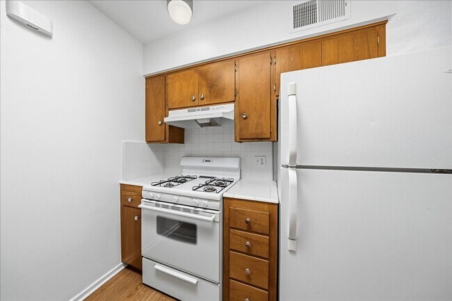 Building Photo - 4444 E Sunny Dunes Rd