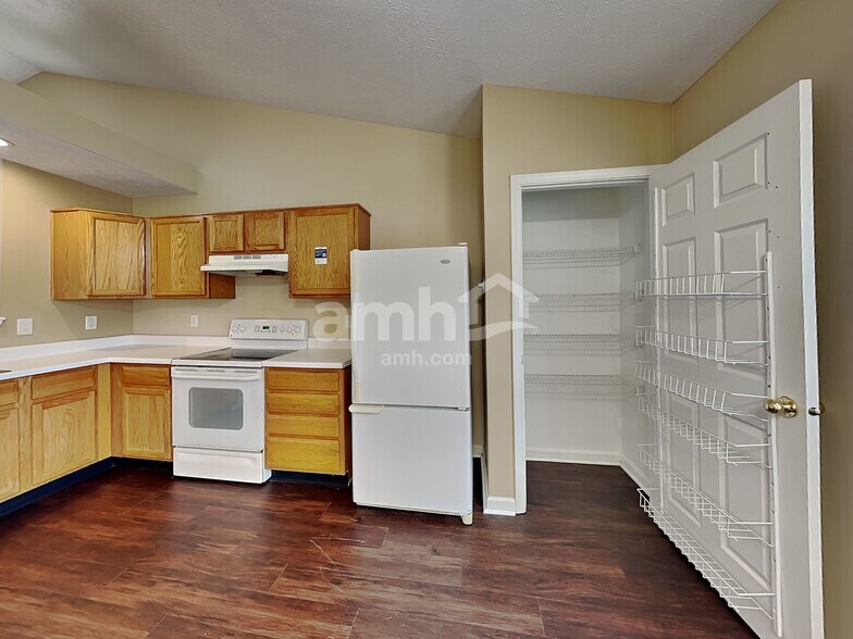 Building Photo - 12232 Carriage Stone Dr