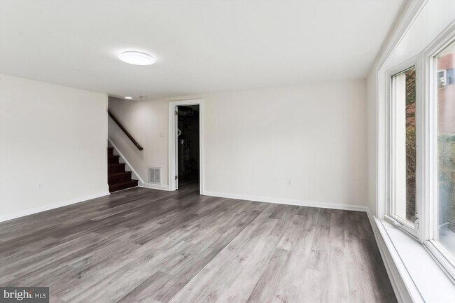 Building Photo - 9915 Ashburton Ln