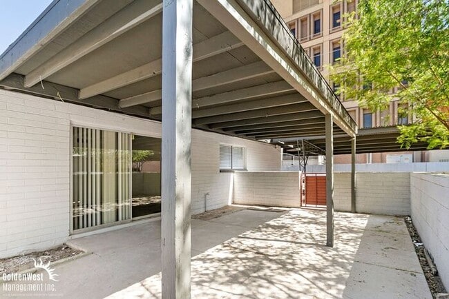 Building Photo - Updated 2Bdm 1Ba in Apartment Community!