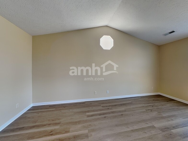 Building Photo - 3132 Summit Run Dr