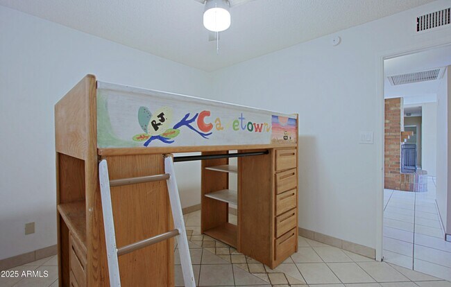 Building Photo - 4526 W Altadena Ave