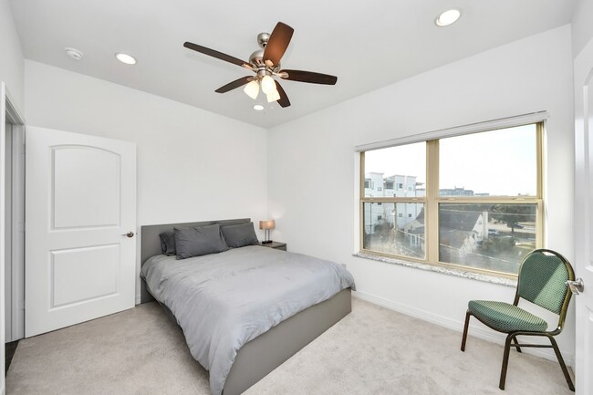 Building Photo - 146 Carson Ct