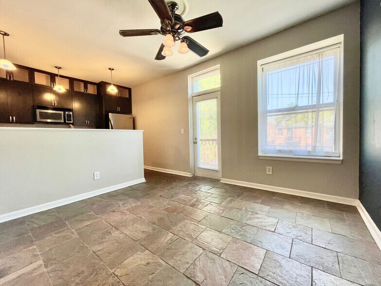 Building Photo - 4139 Castleman Ave 2W
