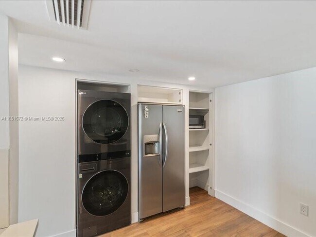 Building Photo - 9020 SW 125th Ave