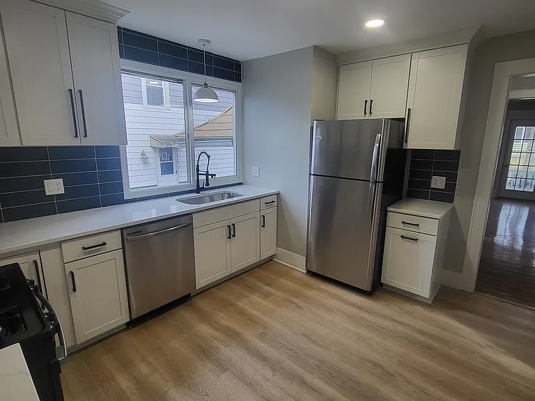 Building Photo - 25 Richland St