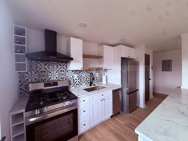 Building Photo - 505 Logan St