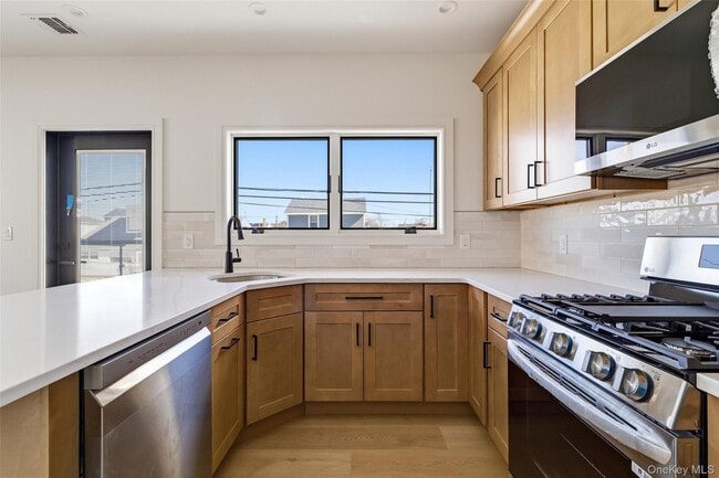 Building Photo - 56 Suffolk Rd