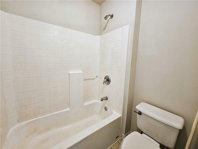 Building Photo - 1372 Dukes Creek Dr