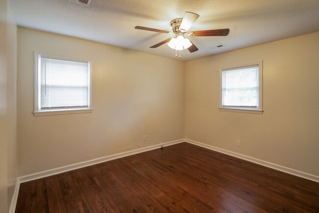 Building Photo - 422 Madeline Dr