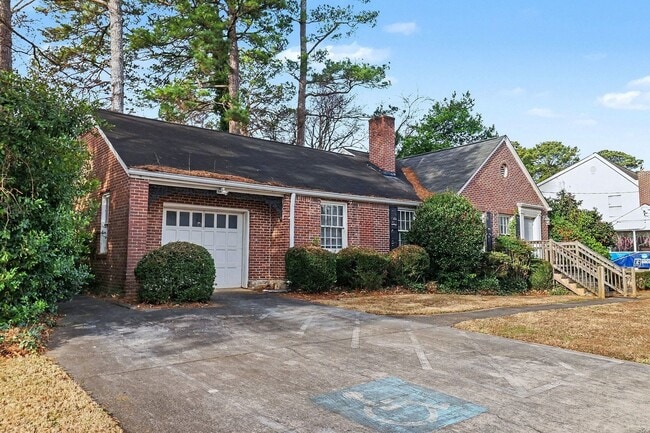 Building Photo - Great Emory Area Rental