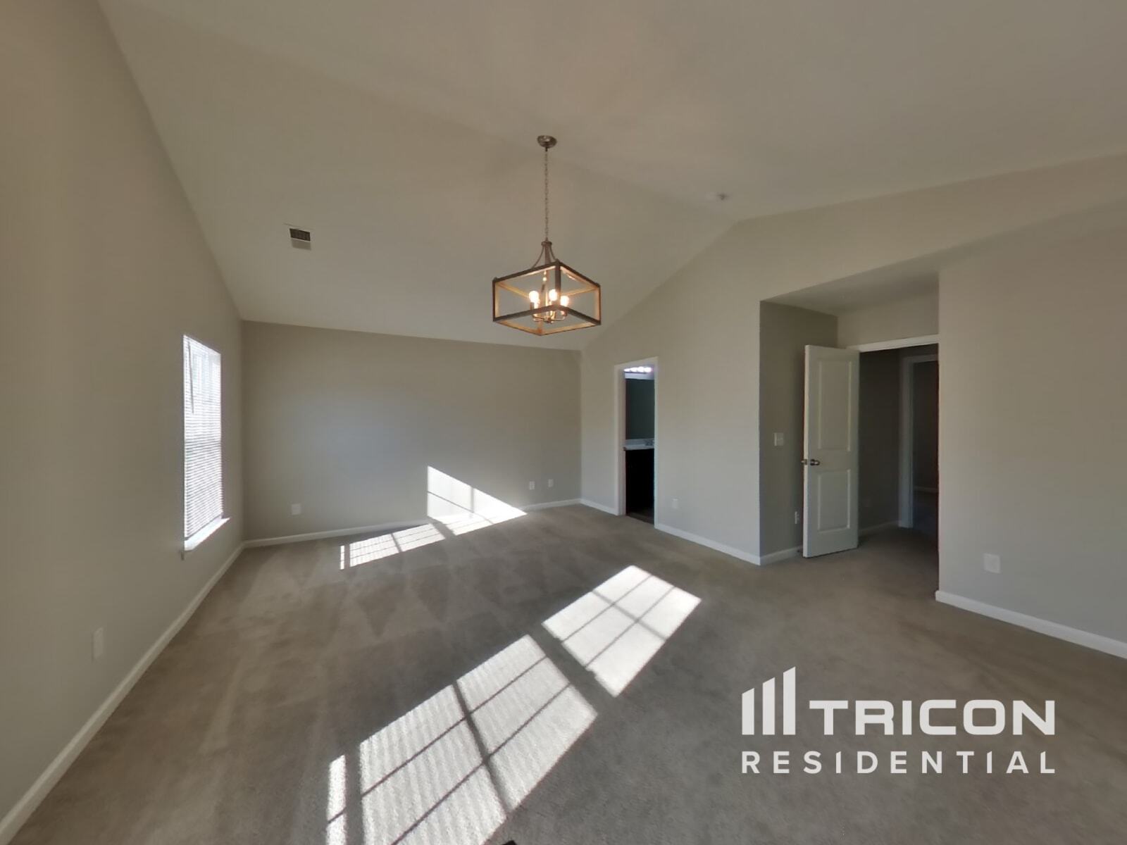 Building Photo - 870 Markham Cir