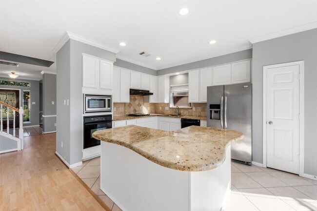 Building Photo - 6706 Portuguese Bend Dr