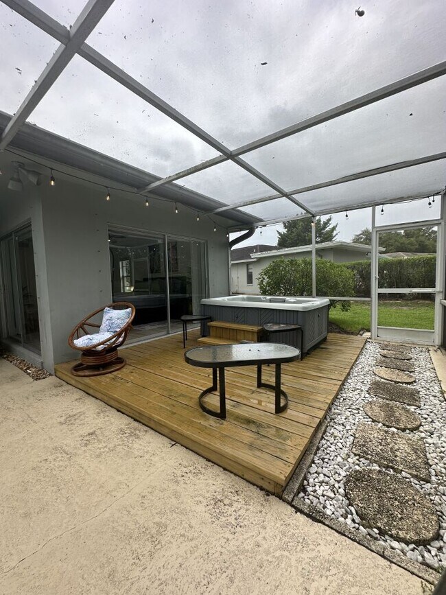 Building Photo - 2780 Landmark Dr