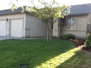 Building Photo - 3 bedroom, 2 bath house