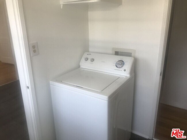 Building Photo - 1449 N Alta Vista Blvd