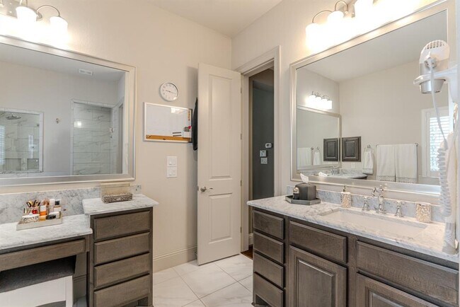 Building Photo - 119 N Bimini Twist Cir