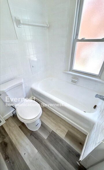 Building Photo - 792 E 232nd St