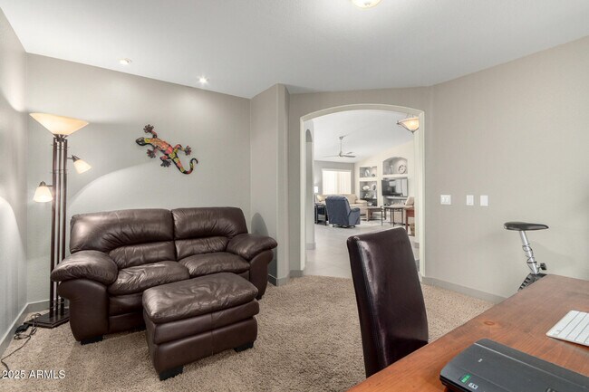Building Photo - 9637 E Sundune Dr
