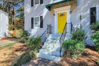 Building Photo - 406 S Columbia Dr