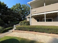 Building Photo - 803 Wynnes Ridge Cir SE