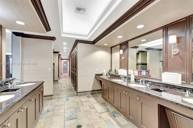 Building Photo - 5310 Fountains Dr S