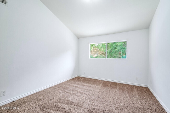 Building Photo - 1372 Ramona Dr