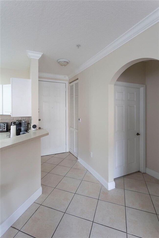 Building Photo - 4506 SW 160th Ave