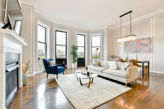 Building Photo - 298 Beacon St