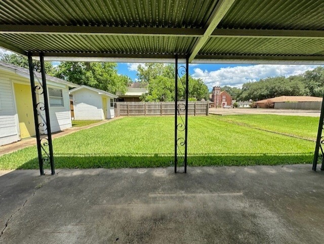 Building Photo - 626 N Resident St